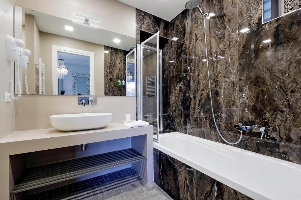Boutique Suites Della Croce Roma Ngoại thất bức ảnh